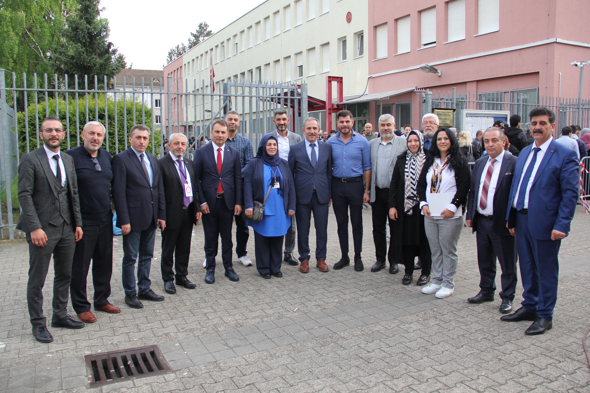 UID Genel Başkanı Köksal Kuş, Karlsruhe Başkonsolosluğu  oy verme merkezini ziyaret etti