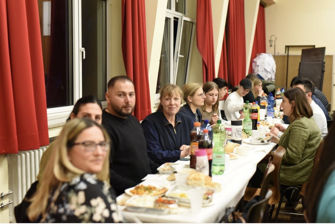 Duisburg Aletta-Haniel Gesamtschule’de Ramazan İftarına İlgi Büyük Oldu