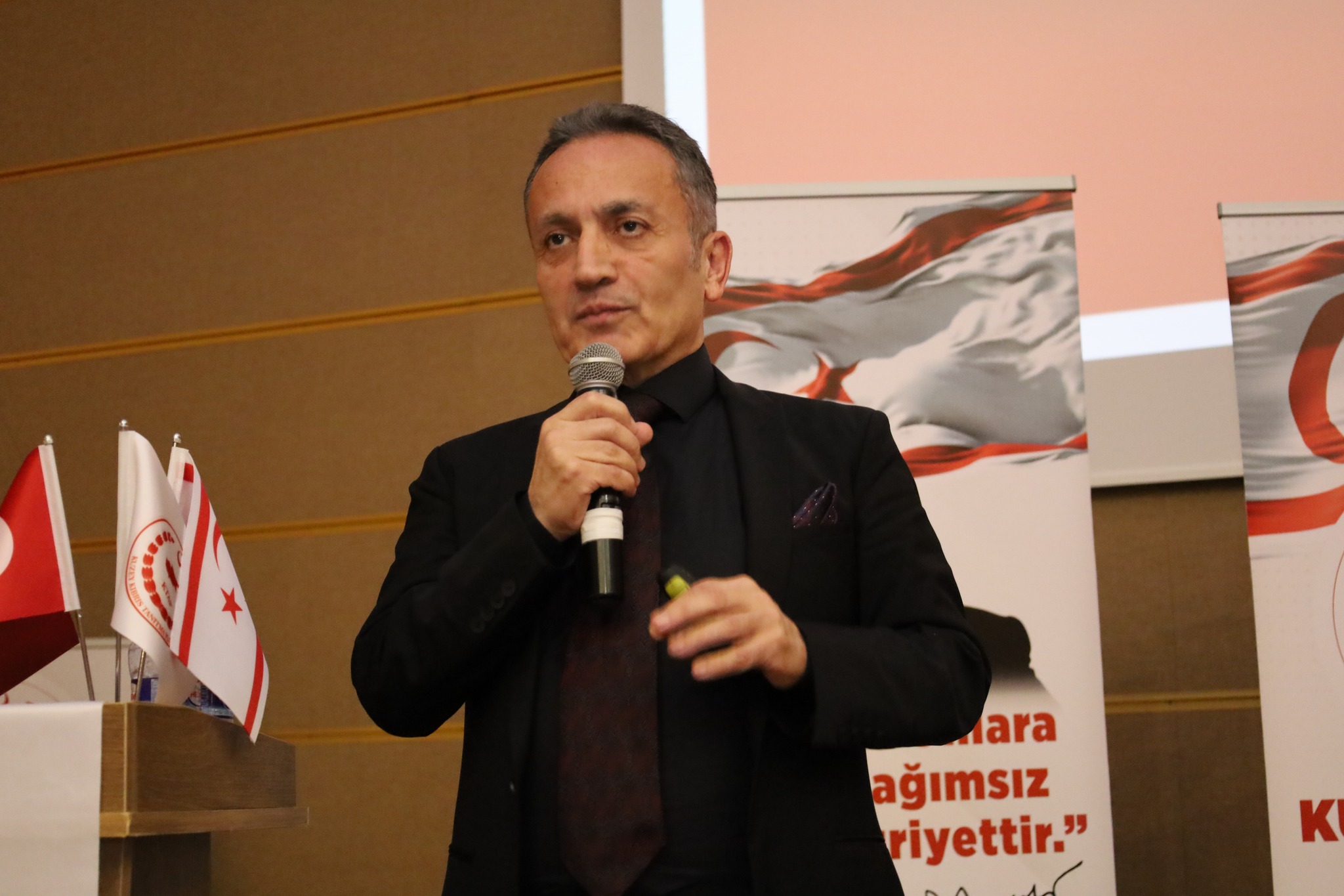 Gürsel Şen, ‘Güçlü bir diaspora kurmalıyız.’