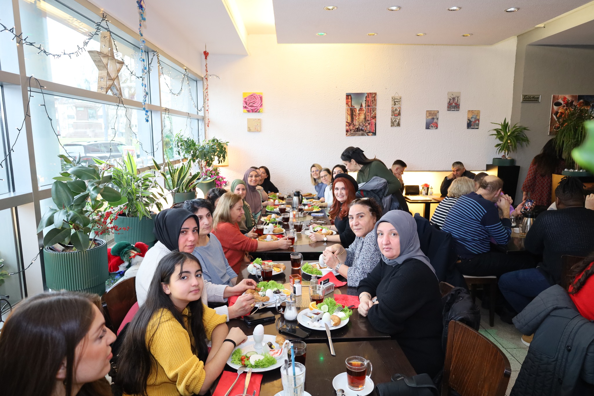 Türk Kadınlar Derneği’nden Anlamlı Kahvaltı Buluşması