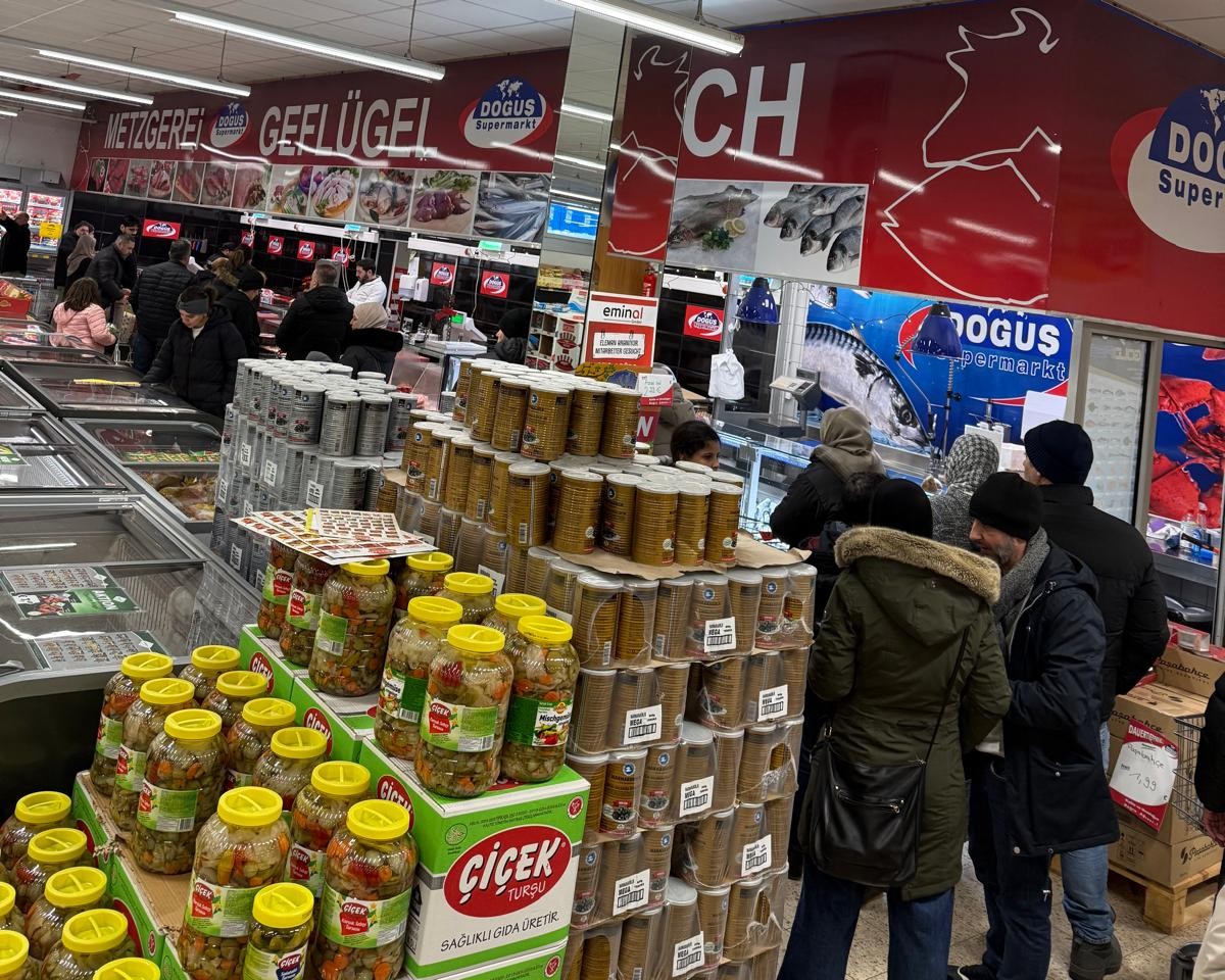 Ramazan Bereketi ve İndirimler Vatandaşları Türk Marketlerine Akın Ettirdi