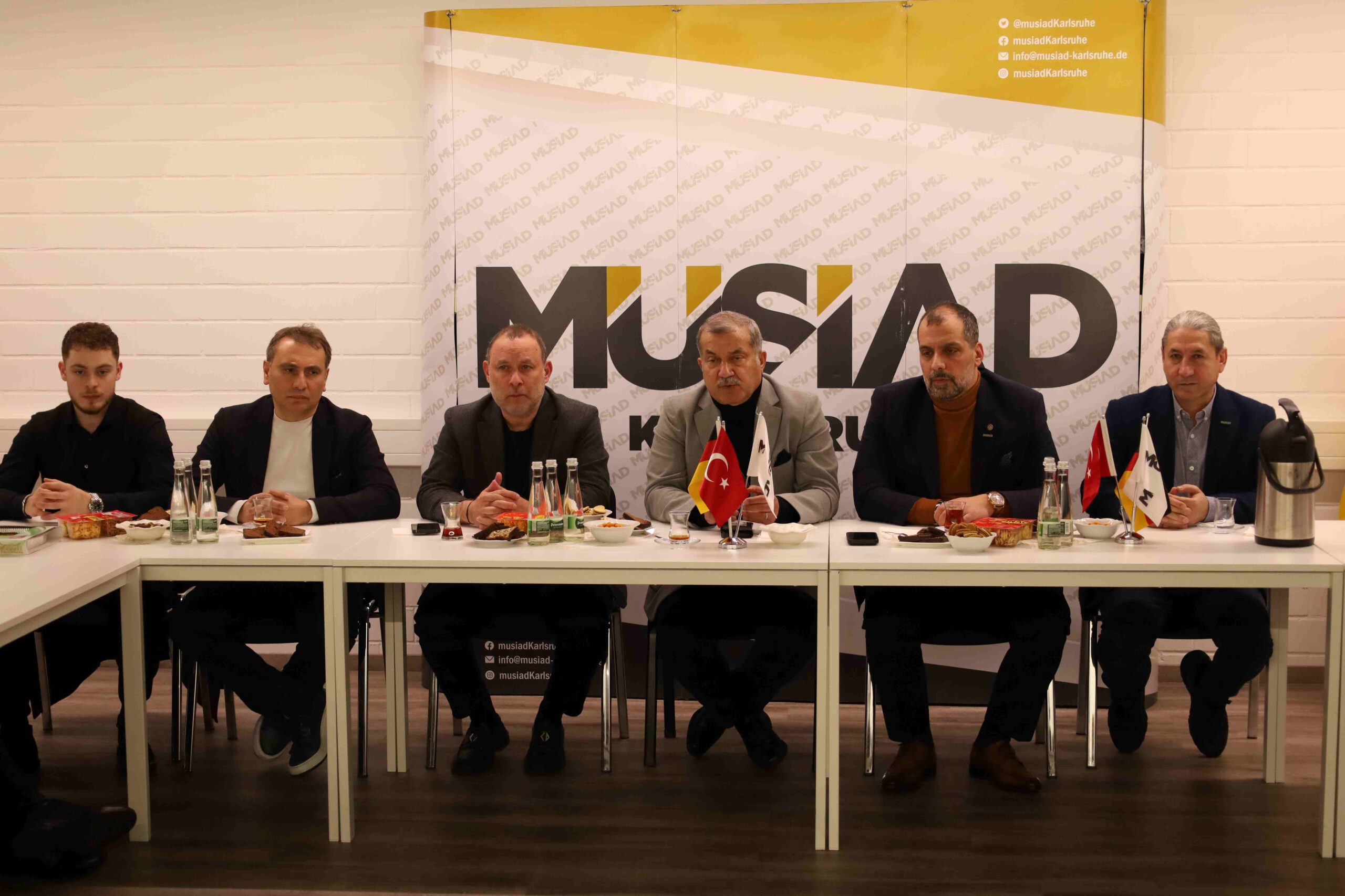 Karlsruhe’de Celal Uzunkaya’ya Yoğun İlgi: “15 Temmuz’da Darbecilere Karşı Mücadele Ettik”